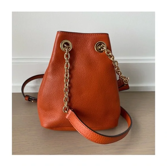 Michael Kors gold-chained mini crossbody bucket bag, Orange - Picture 4 of 6